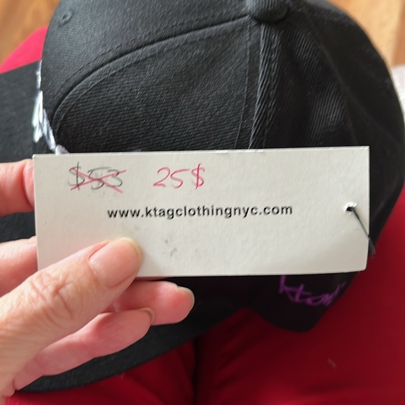 ktag Black Cap says J’Adore New York - Picture 3 of 5